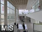 04.06.2025, Airport Palma de Mallorca,  Fluggste am neu gebauten Ankunfts-Gate.