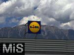 29.6.2025, Imst in Tirol, LIDL-Firmenschild vor dem Alpenkamm-Hintergrund.