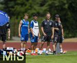05.07.2025, Fussball 2. Bundesliga 2025/2026, 1.FC Magdeburg im Sommertrainingslager in Bad Wrishofen im Unterallgu,  2.v.re: Trainer Markus Fiedler (1.FC Magdeburg)  mit Philipp Hercher (li, 1. FC Magdeburg) und Laurin Ulrich (1. FC Magdeburg) 