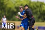 05.07.2025, Fussball 2. Bundesliga 2025/2026, 1.FC Magdeburg im Sommertrainingslager in Bad Wrishofen im Unterallgu,  Alexander Ahl-Holmstrm (li, 1. FC Magdeburg) bei einem Zusammenprall mit Torwart Robert Kampa (re, 1. FC Magdeburg) 