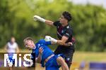 05.07.2025, Fussball 2. Bundesliga 2025/2026, 1.FC Magdeburg im Sommertrainingslager in Bad Wrishofen im Unterallgu,  Alexander Ahl-Holmstrm (li, 1. FC Magdeburg) bei einem Zusammenprall mit Torwart Robert Kampa (re, 1. FC Magdeburg) 
