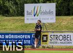 05.07.2025, Fussball 2. Bundesliga 2025/2026, 1.FC Magdeburg im Sommertrainingslager in Bad Wrishofen im Unterallgu,  Trainer Markus Fiedler (Magdeburg) nachdenklich am Werbeschild fr die Bad Wrishofener Kneippkur.