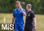 05.07.2025, Fussball 2. Bundesliga 2025/2026, 1.FC Magdeburg im Sommertrainingslager in Bad Wrishofen im Unterallgu,  Alexander Ahl-Holmstrm (1. FC Magdeburg) verlsst mit Beule am Auge den Platz nach einem Zusammenprall mit Torwart Robert Kampa (1. FC Magdeburg) 