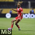 05.07.2025, FIFA Club World Cup 2025, Viertelfinale, Paris St. Germain - FC Bayern Mnchen, im Mercedes-Benz Stadium (Atlanta, GA),  Sacha Boey (FC Bayern Mnchen) am Ball 