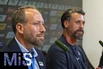 07.07.2025, Fussball 1. Bundesliga 2025/2026, Trainingsauftakt FC Augsburg, Pressekonferenz in der WWK-Arena Augsburg, Vorstellung von Trainer Sandro Wagner (re, FC Augsburg). li: Geschftsfhrer Michael Strll (FC Augsburg) 
 


