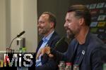 07.07.2025, Fussball 1. Bundesliga 2025/2026, Trainingsauftakt FC Augsburg, Pressekonferenz in der WWK-Arena Augsburg, Vorstellung von Trainer Sandro Wagner (FC Augsburg), li: Geschftsfhrer Michael Strll (FC Augsburg) 
 

