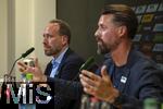 07.07.2025, Fussball 1. Bundesliga 2025/2026, Trainingsauftakt FC Augsburg, Pressekonferenz in der WWK-Arena Augsburg, Vorstellung von Trainer Sandro Wagner (FC Augsburg), li: Geschftsfhrer Michael Strll (FC Augsburg) 
 

