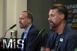 07.07.2025, Fussball 1. Bundesliga 2025/2026, Trainingsauftakt FC Augsburg, Pressekonferenz in der WWK-Arena Augsburg, Vorstellung von Trainer Sandro Wagner (FC Augsburg), li: Geschftsfhrer Michael Strll (FC Augsburg) 
 

