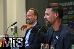 07.07.2025, Fussball 1. Bundesliga 2025/2026, Trainingsauftakt FC Augsburg, Pressekonferenz in der WWK-Arena Augsburg, Vorstellung von Trainer Sandro Wagner (FC Augsburg), li: Geschftsfhrer Michael Strll (FC Augsburg) 
 

