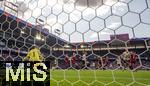 08.07.2025, UEFA Frauen-Europameisterschaft 2025 in der Schweiz. Spieltag 2, Vorrunde, Deutschland - Dnemark, im St-Jakob-Park Basel (Schweiz). Torschuss der spter per VAR annuliert wurde von Klara Bhl (re. Deutschland), Torhterin Maja Bay stergaard (Dnemark) machtlos