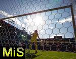 08.07.2025, UEFA Frauen-Europameisterschaft 2025 in der Schweiz. Spieltag 2, Vorrunde, Deutschland - Dnemark, im St-Jakob-Park Basel (Schweiz). Torhterin Maja Bay stergaard (Dnemark) im Sonnenlicht 