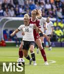 08.07.2025, UEFA Frauen-Europameisterschaft 2025 in der Schweiz. Spieltag 2, Vorrunde, Deutschland - Dnemark, im St-Jakob-Park Basel (Schweiz). vorne: Linda Dallmann (Deutschland) gegen 