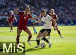 08.07.2025, UEFA Frauen-Europameisterschaft 2025 in der Schweiz. Spieltag 2, Vorrunde, Deutschland - Dnemark, im St-Jakob-Park Basel (Schweiz). v.li: Frederike Thgersen (Dnemark) gegen Klara Bhl (Deutschland) 