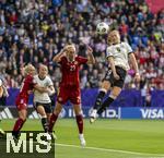 08.07.2025, UEFA Frauen-Europameisterschaft 2025 in der Schweiz. Spieltag 2, Vorrunde, Deutschland - Dnemark, im St-Jakob-Park Basel (Schweiz). re: Sjoeke Nsken (Deutschland) gegen Amalie Vangsgaard (Dnemark) 