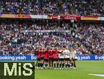 08.07.2025, UEFA Frauen-Europameisterschaft 2025 in der Schweiz. Spieltag 2, Vorrunde, Deutschland - Dnemark, im St-Jakob-Park Basel (Schweiz). Fans denken vor dem Anpfiff an die verletzte Giulia Gwinn (Deutschland): Wir zusammen fr Giuli: Gute Besserung #7  