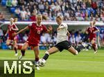 08.07.2025, UEFA Frauen-Europameisterschaft 2025 in der Schweiz. Spieltag 2, Vorrunde, Deutschland - Dnemark, im St-Jakob-Park Basel (Schweiz). v.li: Frederike Thgersen (Dnemark) gegen Klara Bhl (Deutschland) 