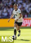 08.07.2025, UEFA Frauen-Europameisterschaft 2025 in der Schweiz. Spieltag 2, Vorrunde, Deutschland - Dnemark, im St-Jakob-Park Basel (Schweiz).  Klara Bhl (Deutschland) am Ball 