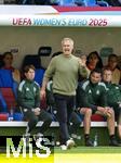 08.07.2025, UEFA Frauen-Europameisterschaft 2025 in der Schweiz. Spieltag 2, Vorrunde, Deutschland - Dnemark, im St-Jakob-Park Basel (Schweiz). Trainer Christian Wck (Deutschland) nachdenklich 