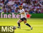 08.07.2025, UEFA Frauen-Europameisterschaft 2025 in der Schweiz. Spieltag 2, Vorrunde, Deutschland - Dnemark, im St-Jakob-Park Basel (Schweiz). Klara Bhl (Deutschland) am Ball 