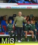 08.07.2025, UEFA Frauen-Europameisterschaft 2025 in der Schweiz. Spieltag 2, Vorrunde, Deutschland - Dnemark, im St-Jakob-Park Basel (Schweiz). Trainer Christian Wck (Deutschland) gibt Anweisungen.