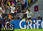 08.07.2025, UEFA Frauen-Europameisterschaft 2025 in der Schweiz. Spieltag 2, Vorrunde, Deutschland - Dnemark, im St-Jakob-Park Basel (Schweiz). li.: Torjubel Lea Schller (Deutschland) re: Jule Brand (Deutschland) 