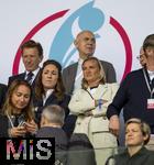 08.07.2025, UEFA Frauen-Europameisterschaft 2025 in der Schweiz. Spieltag 2, Vorrunde, Deutschland - Dnemark, im St-Jakob-Park Basel (Schweiz). DFB Prsident Bernd Neuendorf (Deutschland), Alexandra Popp 