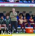08.07.2025, UEFA Frauen-Europameisterschaft 2025 in der Schweiz. Spieltag 2, Vorrunde, Deutschland - Dnemark, im St-Jakob-Park Basel (Schweiz). Trainer Christian Wck (Deutschland) nachdenklich 
