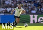08.07.2025, UEFA Frauen-Europameisterschaft 2025 in der Schweiz. Spieltag 2, Vorrunde, Deutschland - Dnemark, im St-Jakob-Park Basel (Schweiz). Rebecca Knaak (Deutschland) am Ball 