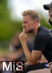 10.07.2025, Fussball 2. Bundesliga 2025/2026, Bad Wrishofen, 1.FC Magdeburg im Sommertrainingslager, Testspiel in Mindelheim (Unterallgu), FC Magdeburg - FC Zrich,  Trainer Markus Fiedler (1.FC Magdeburg) nachdenklich 