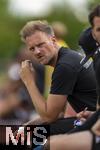 10.07.2025, Fussball 2. Bundesliga 2025/2026, Bad Wrishofen, 1.FC Magdeburg im Sommertrainingslager, Testspiel in Mindelheim (Unterallgu), FC Magdeburg - FC Zrich,  Trainer Markus Fiedler (1.FC Magdeburg) nachdenklich 