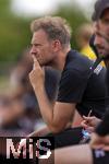 10.07.2025, Fussball 2. Bundesliga 2025/2026, Bad Wrishofen, 1.FC Magdeburg im Sommertrainingslager, Testspiel in Mindelheim (Unterallgu), FC Magdeburg - FC Zrich,  Trainer Markus Fiedler (1.FC Magdeburg) nachdenklich 