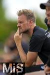 10.07.2025, Fussball 2. Bundesliga 2025/2026, Bad Wrishofen, 1.FC Magdeburg im Sommertrainingslager, Testspiel in Mindelheim (Unterallgu), FC Magdeburg - FC Zrich,  Trainer Markus Fiedler (1.FC Magdeburg) nachdenklich 