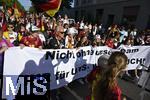 12.07.2025, UEFA Frauen-Europameisterschaft 2025 in der Schweiz. Spieltag 3, Vorrunde, Schweden - Deutschland, im Letzigrundstadion Zrich (Schweiz). Fan Walk zum Stadion, tausende deutsche Fans laufen ins Stadion
