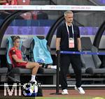 12.07.2025, UEFA Frauen-Europameisterschaft 2025 in der Schweiz. Spieltag 3, Vorrunde, Schweden - Deutschland, im Letzigrundstadion Zrich (Schweiz). v.l. Giulia Gwinn (Deutschland) und Trainer Christian Wck (Deutschland) 