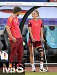 12.07.2025, UEFA Frauen-Europameisterschaft 2025 in der Schweiz. Spieltag 3, Vorrunde, Schweden - Deutschland, im Letzigrundstadion Zrich (Schweiz). Giulia Gwinn (Deutschland) mit Krcken