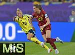 12.07.2025, UEFA Frauen-Europameisterschaft 2025 in der Schweiz. Spieltag 3, Vorrunde, Schweden - Deutschland, im Letzigrundstadion Zrich (Schweiz). v.l. Hanna Bennison (Schweden) gegen Jule Brand (Deutschland) 