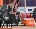 12.07.2025, UEFA Frauen-Europameisterschaft 2025 in der Schweiz. Spieltag 3, Vorrunde, Schweden - Deutschland, im Letzigrundstadion Zrich (Schweiz). Trainer Christian Wck (Deutschland) nachdenklich.