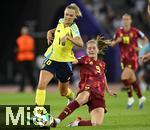12.07.2025, UEFA Frauen-Europameisterschaft 2025 in der Schweiz. Spieltag 3, Vorrunde, Schweden - Deutschland, im Letzigrundstadion Zrich (Schweiz). Foulspiel von Sjoeke Nsken (Deutschland) an Fridolina Rolf (Schweden) 