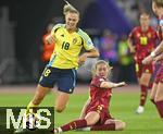12.07.2025, UEFA Frauen-Europameisterschaft 2025 in der Schweiz. Spieltag 3, Vorrunde, Schweden - Deutschland, im Letzigrundstadion Zrich (Schweiz). Foulspiel von Sjoeke Nsken (Deutschland) an Fridolina Rolf (Schweden) 