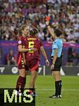 12.07.2025, UEFA Frauen-Europameisterschaft 2025 in der Schweiz. Spieltag 3, Vorrunde, Schweden - Deutschland, im Letzigrundstadion Zrich (Schweiz). Rote Karte fr Carlotta Wamser (Deutschland) fr ein Handspiel. Referee Silvia Gasperotti (Italien).