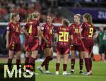 12.07.2025, UEFA Frauen-Europameisterschaft 2025 in der Schweiz. Spieltag 3, Vorrunde, Schweden - Deutschland, im Letzigrundstadion Zrich (Schweiz). Die deutschen Spielerinnen sind sauer v.l. Sarai Linder (Deutschland), Rebecca Knaak (Deutschland), Klara Bhl (Deutschland), Elisa Sen (Deutschland) , Laura Freigang (Deutschland) und Sjoeke Nsken (Deutschland) 