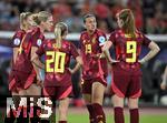 12.07.2025, UEFA Frauen-Europameisterschaft 2025 in der Schweiz. Spieltag 3, Vorrunde, Schweden - Deutschland, im Letzigrundstadion Zrich (Schweiz). Die deutschen Spielerinnen sind sauer v.l. Rebecca Knaak (Deutschland), Elisa Sen (Deutschland) , Klara Bhl (Deutschland) und Sjoeke Nsken (Deutschland) 