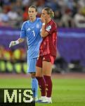 12.07.2025, UEFA Frauen-Europameisterschaft 2025 in der Schweiz. Spieltag 3, Vorrunde, Schweden - Deutschland, im Letzigrundstadion Zrich (Schweiz). Torhterin Ann-Katrin Berger (Deutschland) und Klara Bhl (Deutschland) sind unzufrieden