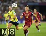 12.07.2025, UEFA Frauen-Europameisterschaft 2025 in der Schweiz. Spieltag 3, Vorrunde, Schweden - Deutschland, im Letzigrundstadion Zrich (Schweiz). v.l. Linda Sembrant (Schweden) gegen Selina Cerci (Deutschland) 