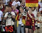 12.07.2025, UEFA Frauen-Europameisterschaft 2025 in der Schweiz. Spieltag 3, Vorrunde, Schweden - Deutschland, im Letzigrundstadion Zrich (Schweiz). Die deutschen Fans bauen nach dem Spiel die Spielerinnen und Mannschaft auf