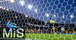 12.07.2025, UEFA Frauen-Europameisterschaft 2025 in der Schweiz. Spieltag 3, Vorrunde, Schweden - Deutschland, im Letzigrundstadion Zrich (Schweiz).  Hand-Elfmeter zum 3:1 Tor der Schwedinnen von Fridolina Rolf (Schweden) gegen Torhterin Ann-Katrin Berger (Deutschland) 