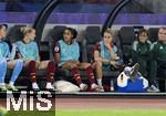 12.07.2025, UEFA Frauen-Europameisterschaft 2025 in der Schweiz. Spieltag 3, Vorrunde, Schweden - Deutschland, im Letzigrundstadion Zrich (Schweiz).  Ersatzbank, v.li: Franziska Kett (Deutschland), Cora Zicai (Deutschland), Giulia Gwinn (Deutschland) mit Beinschiene und Eisbeutel auf dem verletzten Knie.