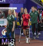 12.07.2025, UEFA Frauen-Europameisterschaft 2025 in der Schweiz. Spieltag 3, Vorrunde, Schweden - Deutschland, im Letzigrundstadion Zrich (Schweiz). Giulia Gwinn (Deutschland) mit Beinschiene fr das verletzte Knie.