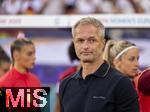12.07.2025, UEFA Frauen-Europameisterschaft 2025 in der Schweiz. Spieltag 3, Vorrunde, Schweden - Deutschland, im Letzigrundstadion Zrich (Schweiz). Trainer Christian Wck (Deutschland) nachdenklich 