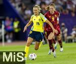 12.07.2025, UEFA Frauen-Europameisterschaft 2025 in der Schweiz. Spieltag 3, Vorrunde, Schweden - Deutschland, im Letzigrundstadion Zrich (Schweiz). v.li: Fridolina Rolf (Schweden) gegen Sjoeke Nsken (Deutschland) 